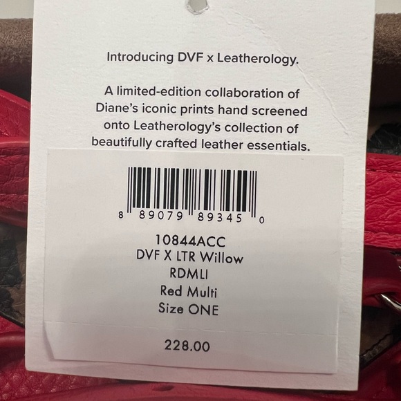 EUC! DVF x Leatherology animal print/red convertible wallet/crossbody. - Picture 3 of 9